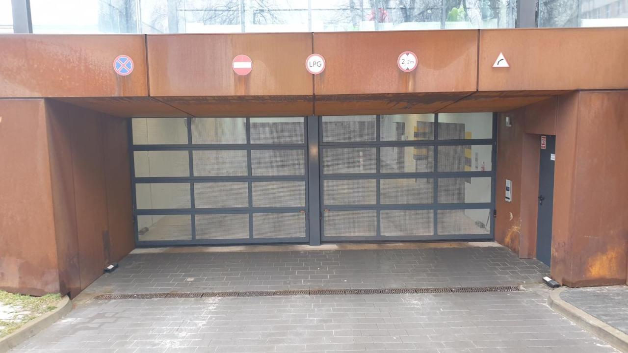 Active C 408 *